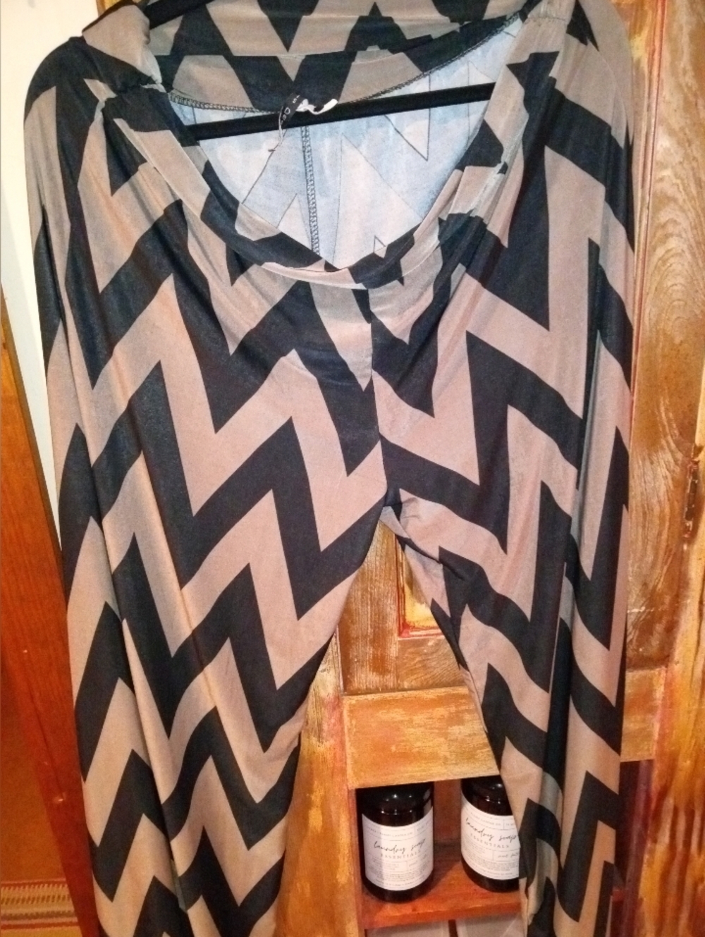 Wide Leg Chevron-Print Pants in Black and Tan